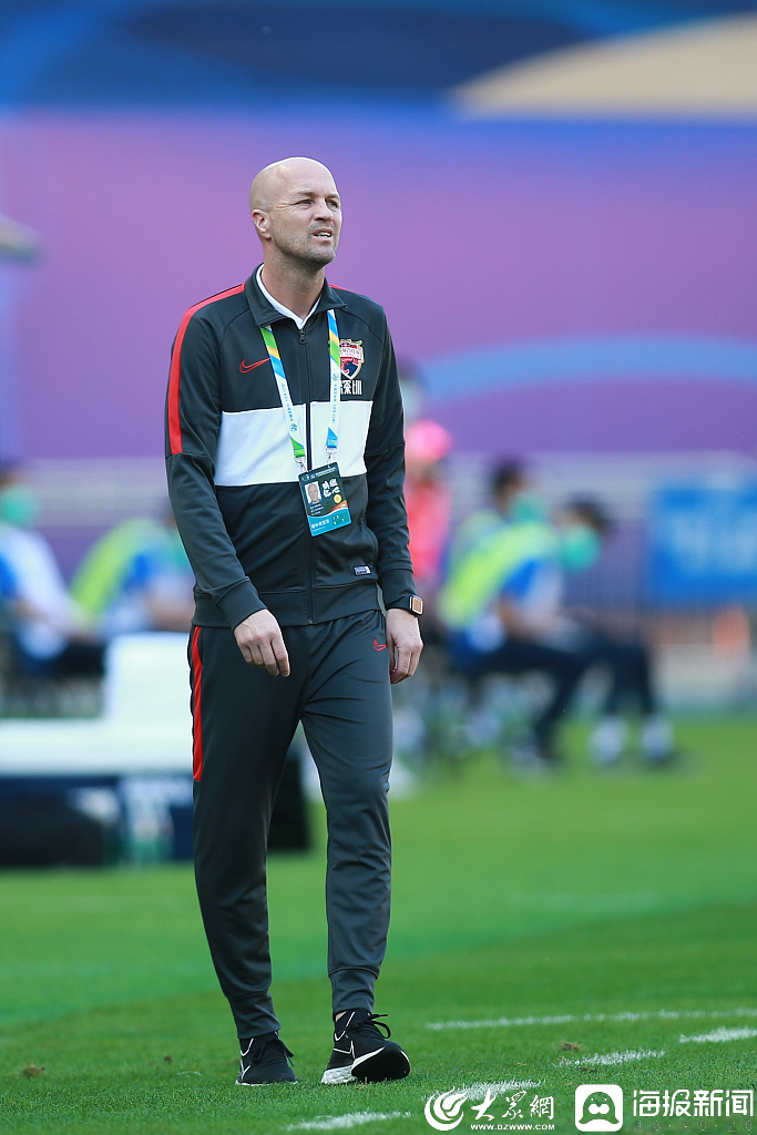 包含赛地聚焦：中超清晨热度飙升，拜仁慕尼黑主帅复盘，媒体盛赞，年轻球员得到机会的词条